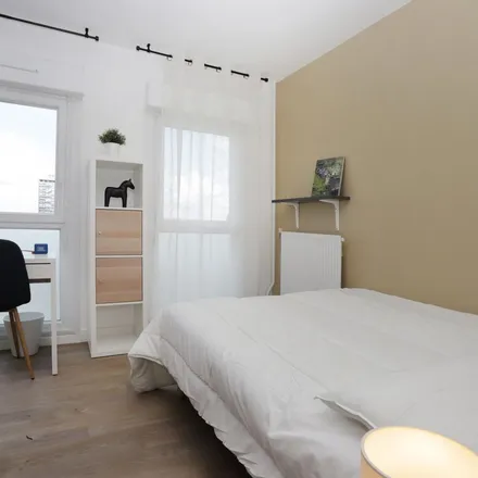 Rent this 1 bed apartment on 2 Allée de Malmoë in 35001 Rennes, France