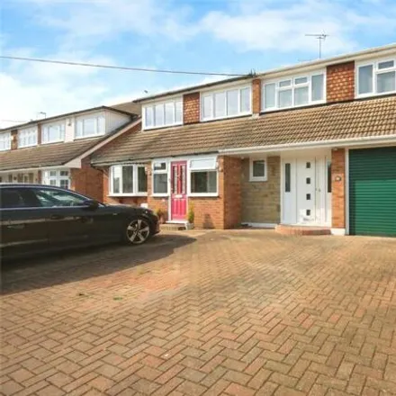 Buy this 4 bed duplex on Bromfords Drive in Wickford, SS12 0PE