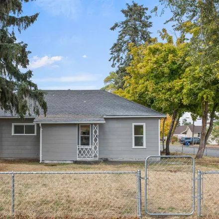 Buy this 3 bed house on Napa @ Sinto in East Sinto Avenue, Spokane