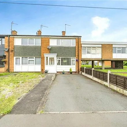 Buy this 2 bed townhouse on Cherry Tree Walk in Redditch, B97 6PD