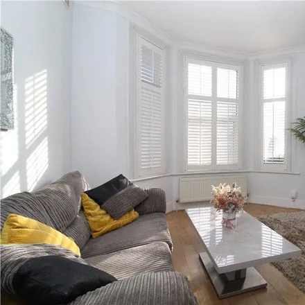 Rent this 2 bed apartment on Brighton Road in London, CR2 6EG