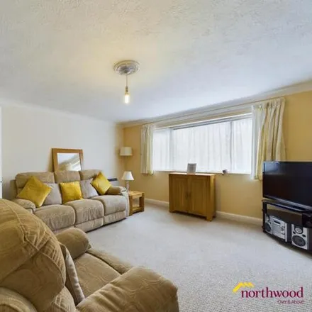 Image 5 - Beaufort Court, St. Leonard's Road, Eastbourne, BN21 3UH, United Kingdom - Apartment for sale