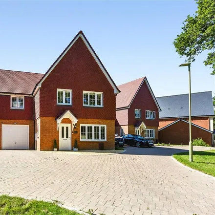 Rent this 4 bed house on Woodcroft Lane in Havant, PO8 9QB
