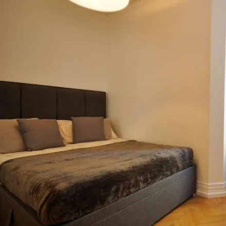 Rent this 5 bed room on Marylebone Flyover in Marylebone Road, London