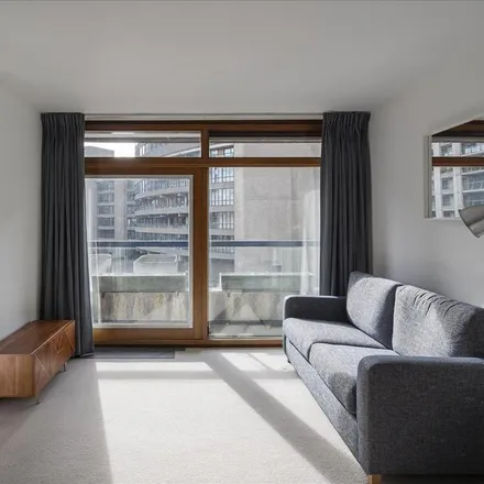 Image 2 - Ben Jonson House, Cromwell Place, Barbican, London, EC2Y 8NB, United Kingdom - Apartment for rent