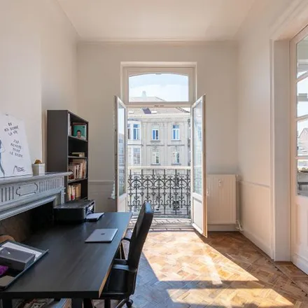 Rent this 3 bed apartment on Avenue Louis Lepoutre - Louis Lepoutrelaan 107 in 1050 Ixelles - Elsene, Belgium