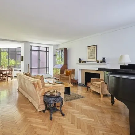 Buy this studio apartment on Rockefeller Apartments in 17 West 54th Street, New York