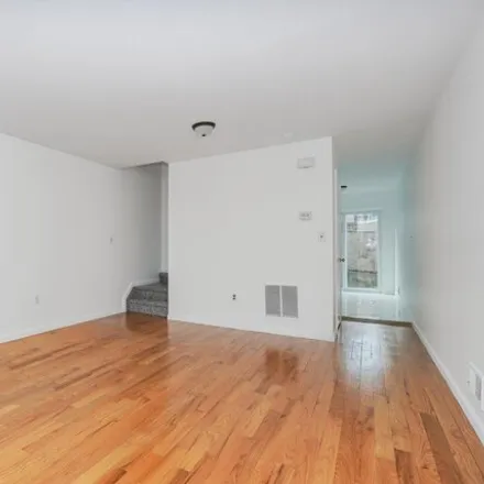 Image 3 - 162 Prospect Ave, New York, 10301 - House for sale