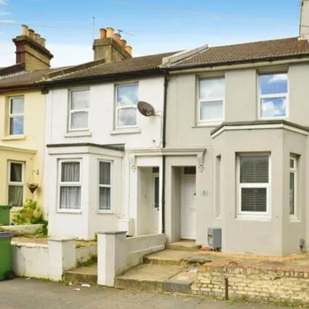 Buy this 2 bed townhouse on Canterbury Road in Folkestone, CT19 5NL