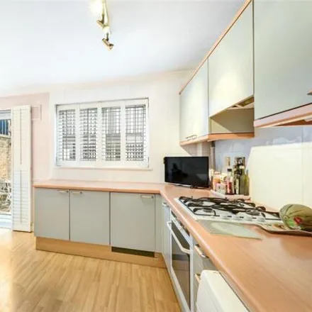 Image 7 - 6 Bulmer Mews, London, W11 3NZ, United Kingdom - House for sale