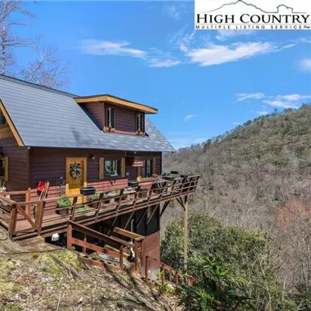 Image 3 - 199 Sweet Water Drive, Beech Mountain, NC 28622, USA - House for sale