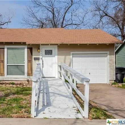 Buy this 2 bed house on 1912 South 15th Street in Temple, TX 76504