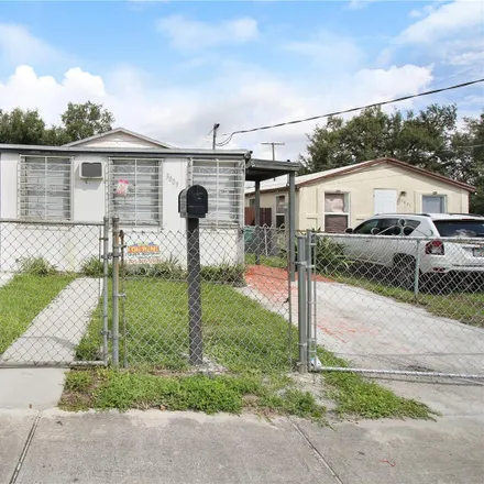 Image 2 - 3003 Northwest 45th Street, Brownsville, Miami-Dade County, FL 33142, USA - Duplex for sale