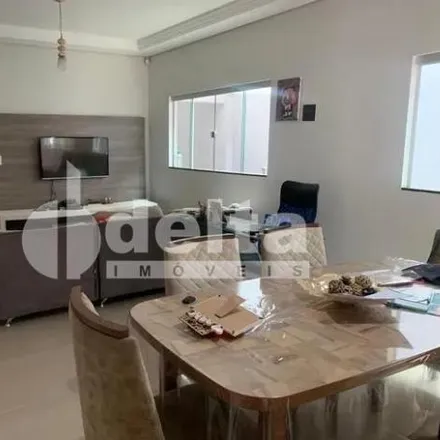 Buy this 3 bed house on Rua das Gramíneas in Granada, Uberlândia - MG