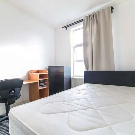 Image 2 - Seven Sisters Road, London, N7 7PU, United Kingdom - Apartment for rent