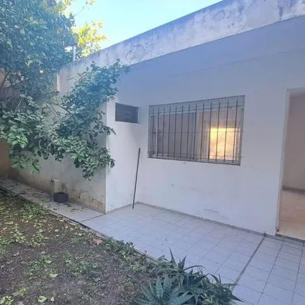 Buy this 2 bed apartment on Hospital Intendente Gabriel Carrasco in Bulevar Nicolás Avellaneda 1402, Echesortu