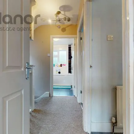 Rent this 4 bed townhouse on Gorseway in London, RM7 0SB