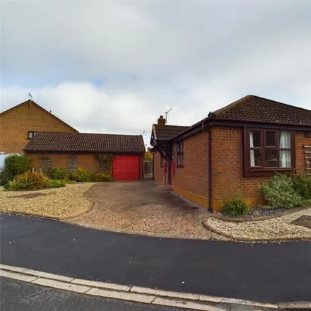 Buy this 3 bed house on Larkspur Road in Worcester, WR5 3RU