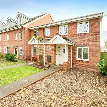 Rent this 3 bed duplex on The Beck in Dudley Wood, DY2 9NL