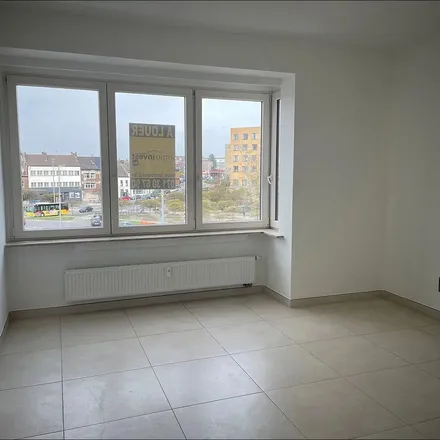 Image 4 - Rue du Camp de Moscou 45, 6020 Charleroi, Belgium - Apartment for rent