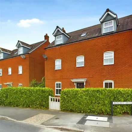 Buy this 5 bed house on Avoncrest Drive in Tewkesbury, GL20 5FY