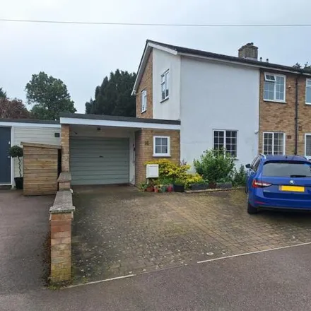 Buy this 3 bed duplex on Spring Close in Biggleswade, SG18 0HL