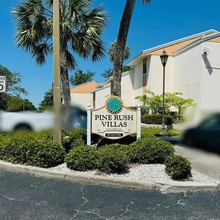 Buy this 1 bed condo on 643 99th Avenue North in Saint Petersburg, FL 33702