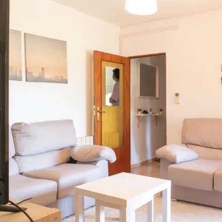 Rent this 3 bed apartment on Universidad Carlos III de Madrid in Calle Madrid, 126