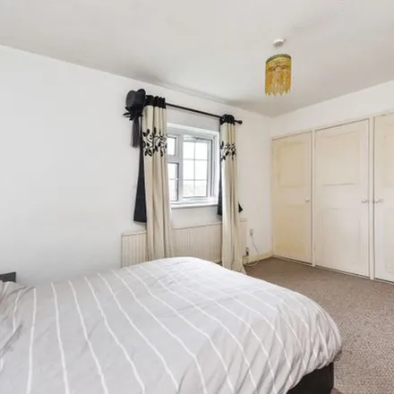 Rent this 3 bed apartment on Hurst Close in Liphook, GU30 7PP