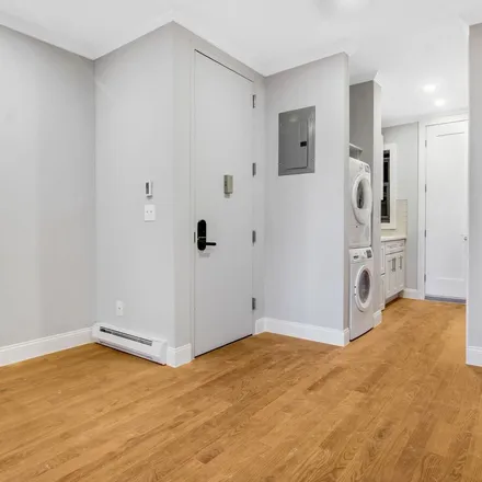 Rent this 1 bed apartment on 427 East 80th Street in New York, NY 10075