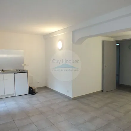 Rent this 3 bed apartment on 2 Boulevard du Comtat in 84000 Avignon, France
