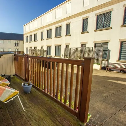 Rent this 2 bed apartment on Marriotts Walk in Welch Way, Witney