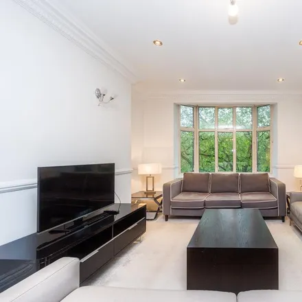 Rent this 5 bed apartment on Alpha Close in London, NW8 7JP