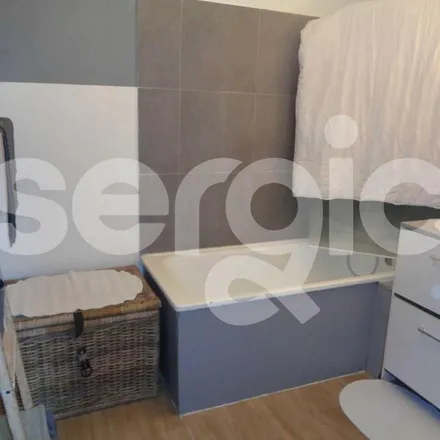 Rent this 2 bed apartment on 27 Avenue Robert Schuman in 59370 Mons-en-Barœul, France