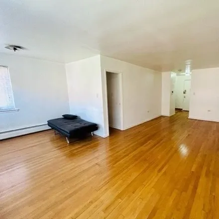 Image 4 - 99-10 60 Ave Unit 5l, Corona, New York, 11368 - Apartment for sale