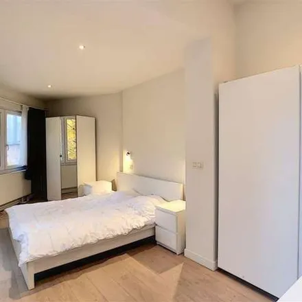 Rent this 1 bed apartment on Rue du Trône - Troonstraat 155 in 1050 Ixelles - Elsene, Belgium