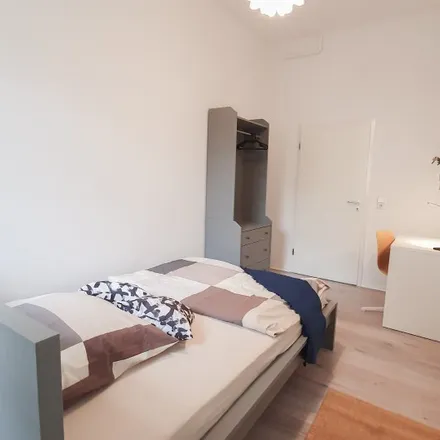 Rent this 5 bed room on Zeppelinstraße 35 in 14471 Potsdam, Germany