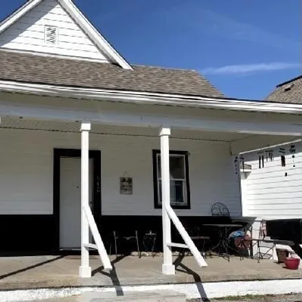 Rent this 1 bed house on 642 Arbor Avenue in Indianapolis, IN 46221