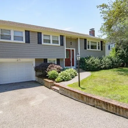 Rent this 3 bed house on 60 Greenleaf Circle in Framingham, MA 01701