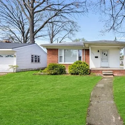 Rent this 3 bed house on 600 South Minerva Avenue in Royal Oak, MI 48067