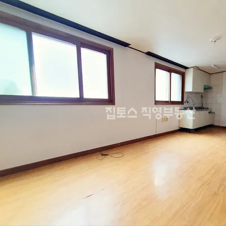 Rent this studio apartment on 서울특별시 서대문구 연희동 142-15