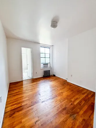Rent this 1 bed condo on 417 Hicks Street