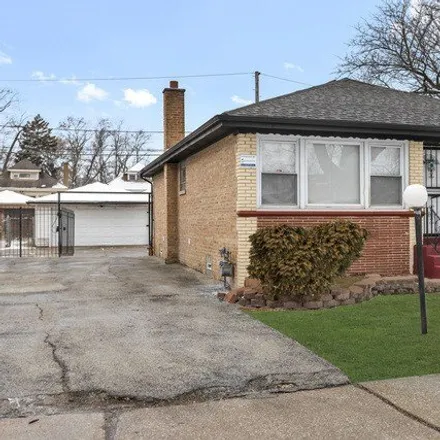 Buy this 3 bed house on 10012 South Morgan Street in Chicago, IL 60643