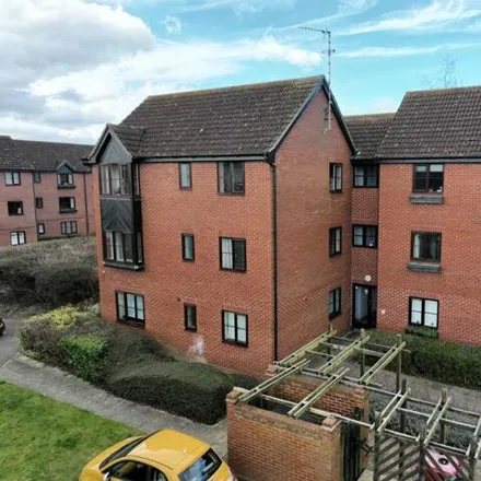 Buy this 2 bed apartment on Tempsford in Welwyn Garden City, AL7 2PA