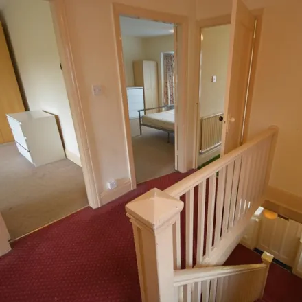 Image 5 - 30 St Anne's Road, Leeds, LS6 3NY, United Kingdom - House for rent