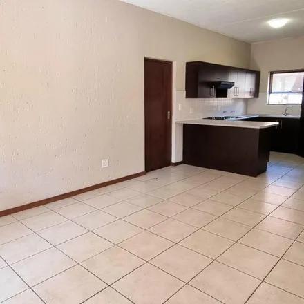 Image 5 - Amanzimtoti Road, Paulshof, Sandton, 2056, South Africa - Apartment for rent