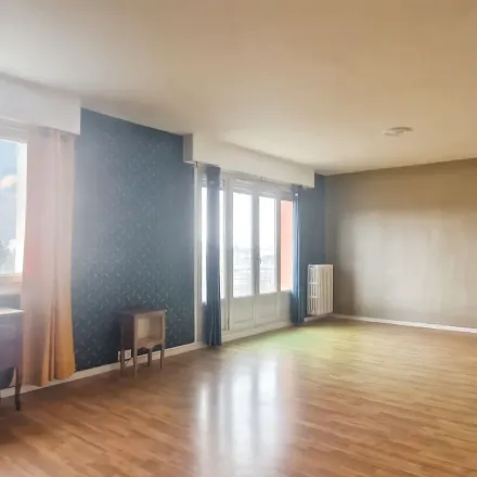 Rent this 3 bed apartment on 5 Rue Jacques Frayer in 45200 Montargis, France