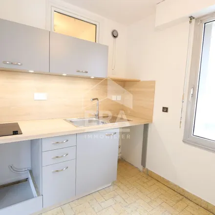 Rent this 1 bed apartment on 2 Place de l'Indien in 45100 Orléans, France