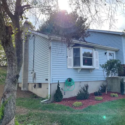 Buy this 3 bed house on Dayton Road in Jamesburg, Middlesex County