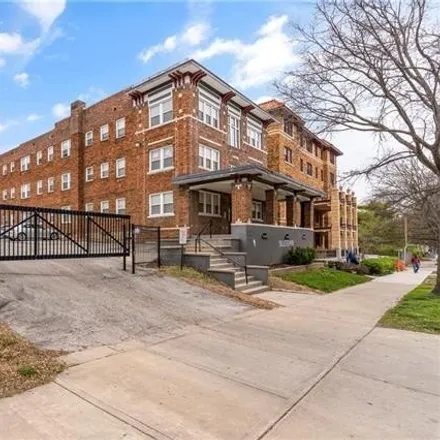 Image 4 - The Yaletown, 1307 East Armour Boulevard, Kansas City, MO 64109, USA - House for sale